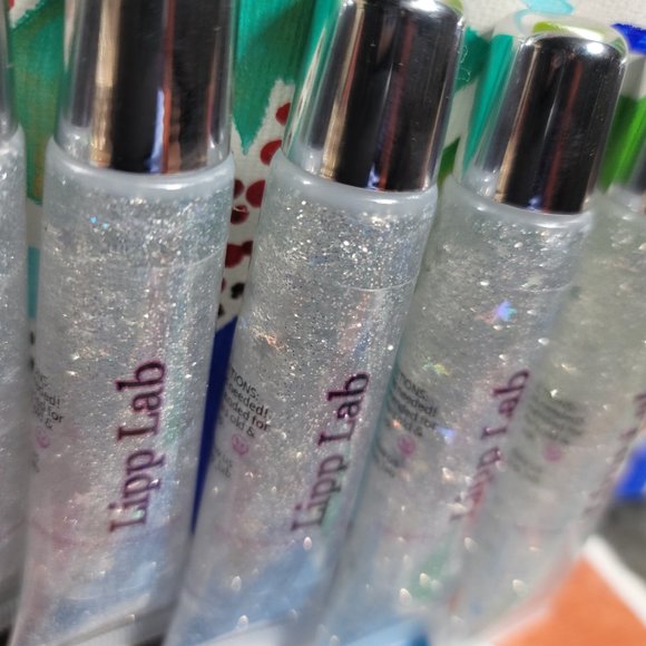 Carols - Picture 2 of 11